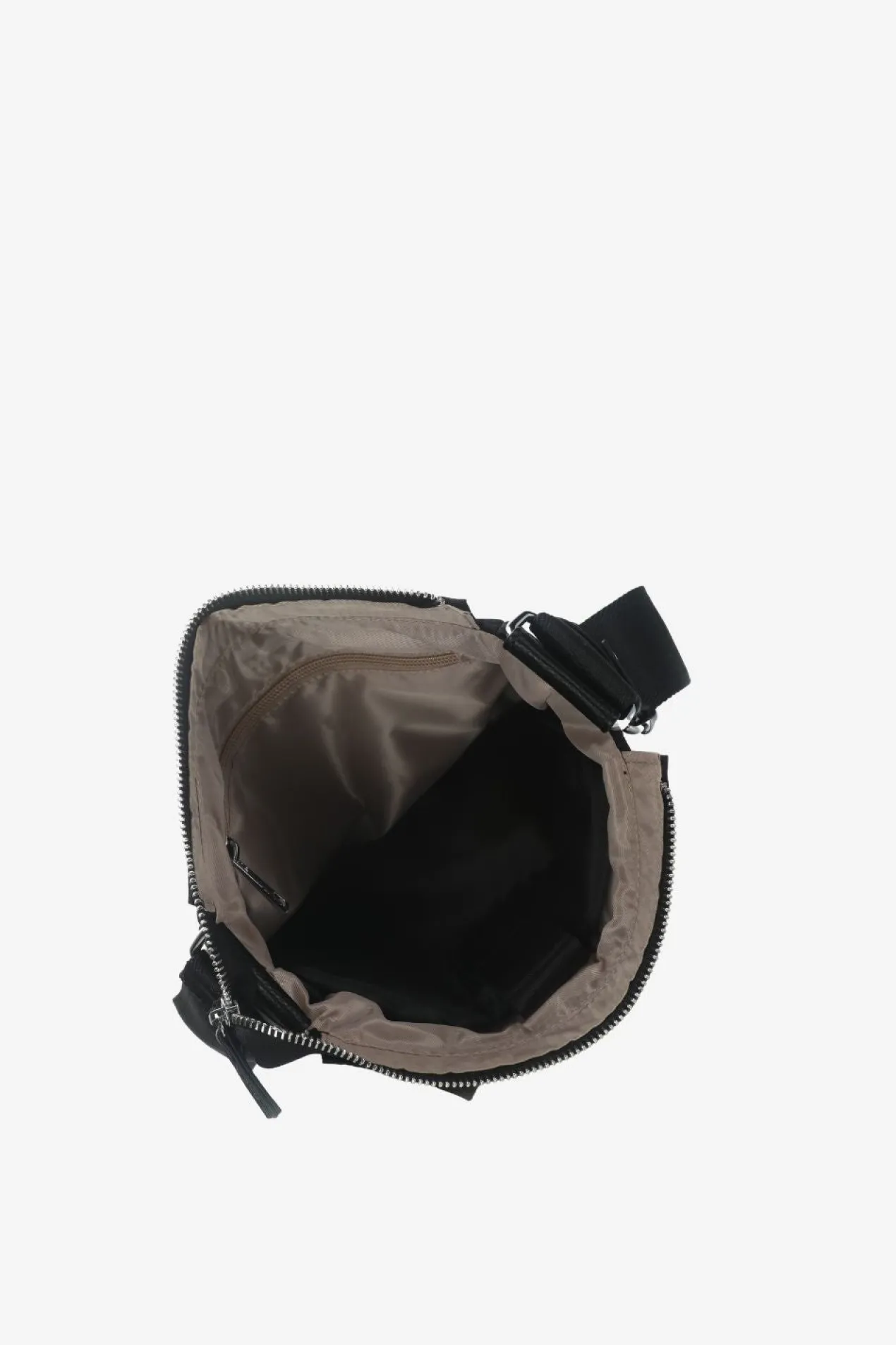 Novara messenger Robbie Black